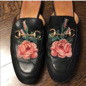 Gucci loafers with embroidery!